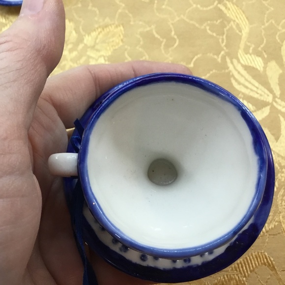 Kurt Adler 2" Porcelain Delft Blue Cup And Saucer Ornament Set Of 3 - Picture 7 of 12